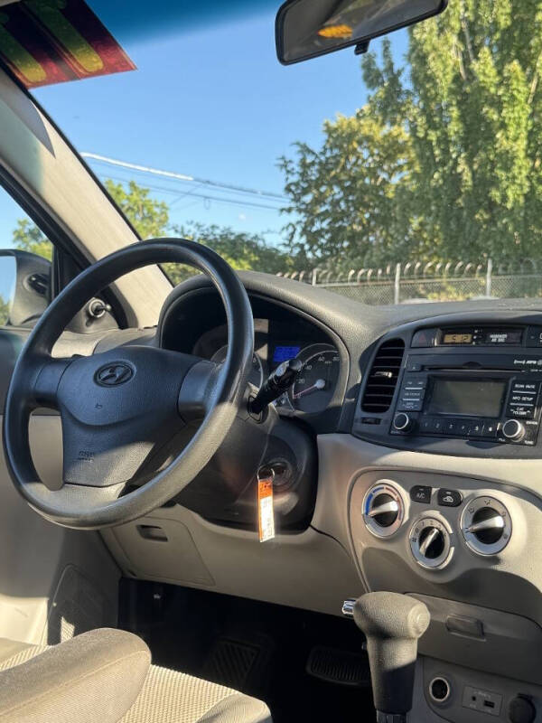2011 Hyundai Accent GLS