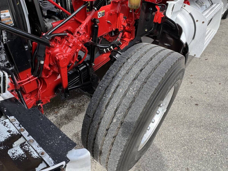 2017 Peterbilt 567