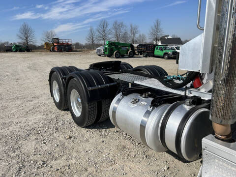 2019 Peterbilt 567 Road Tractor