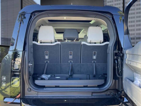 2026 Land Rover Defender 130 P300 S