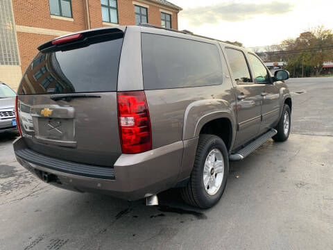 2013 Chevrolet Suburban LT
