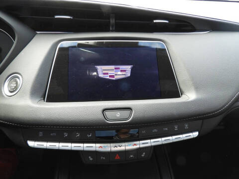 2023 Cadillac XT4 Premium Luxury