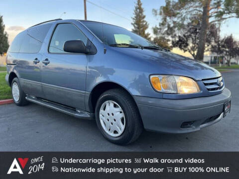 2002 Toyota Sienna LE