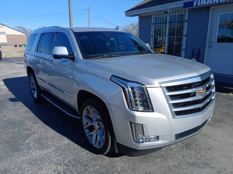 2018 Cadillac Escalade for sale at ARLIN'S AUTO SALES LLC in Shawnee KS