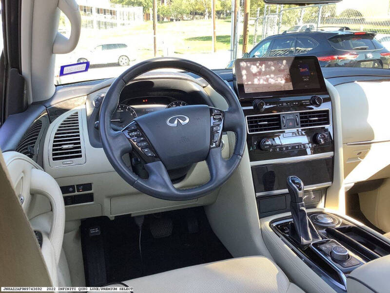 2022 Infiniti QX80 Luxe