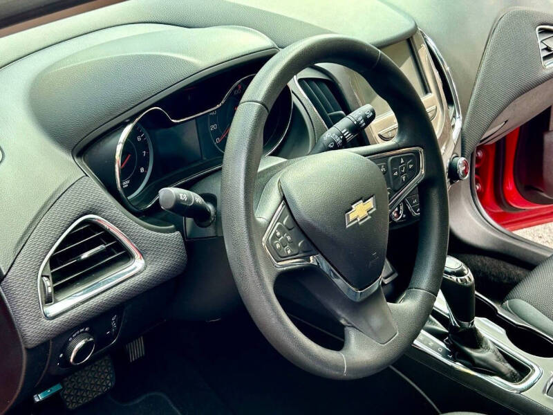 2017 Chevrolet Cruze LT Auto