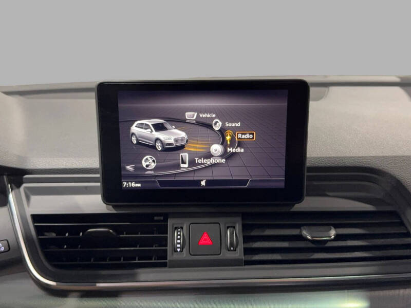 2020 Audi Q5 quattro Titanium Premium 45 TFSI