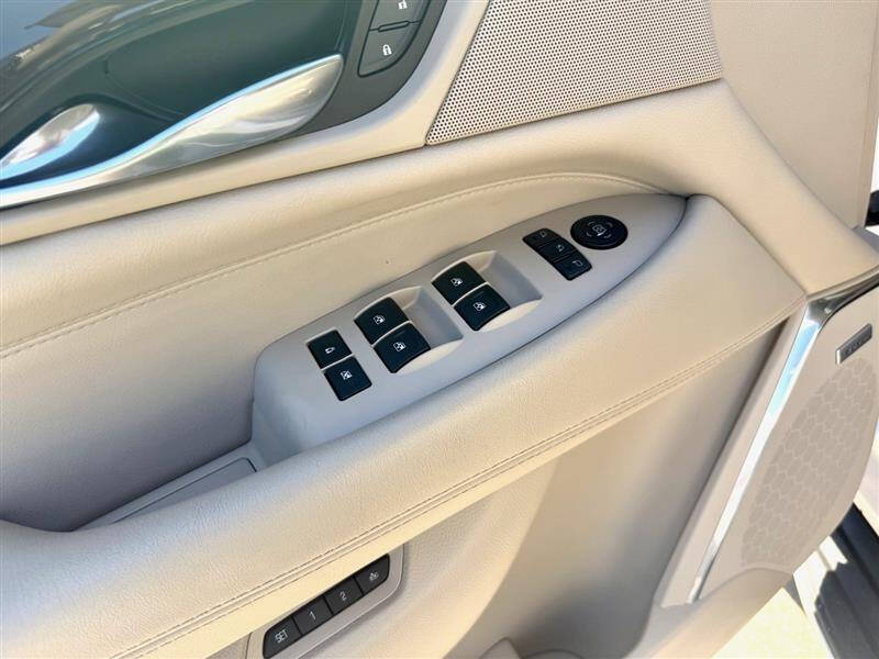 2016 Cadillac Escalade Luxury Collection