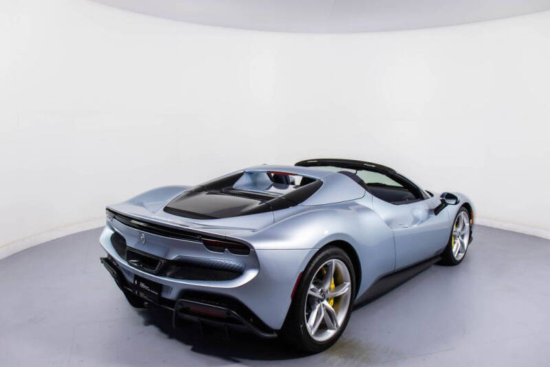 2025 Ferrari 296 GTS