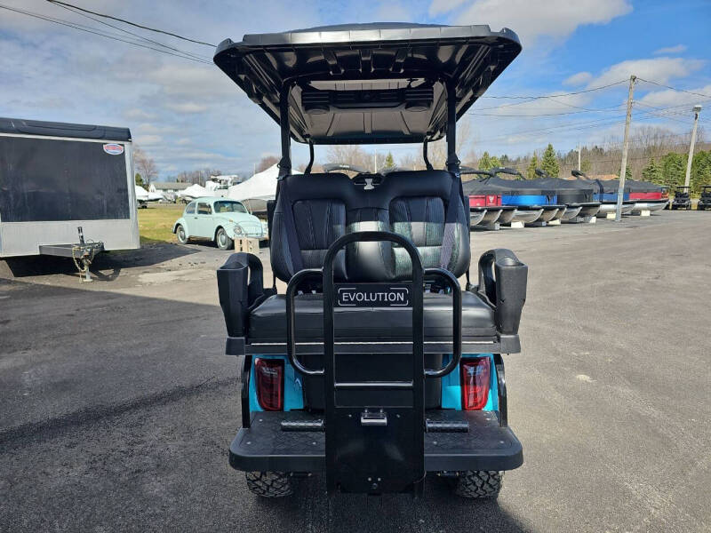 2025 Evolution Maverick 2 + 2