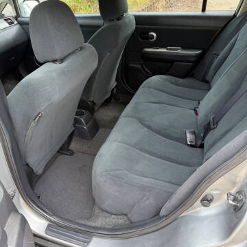 2010 Nissan Versa 1.8 S