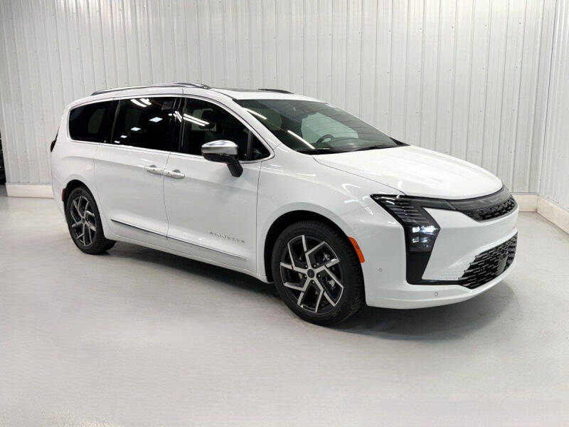 2027 Chrysler Pacifica Pinnacle