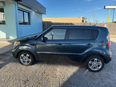 2011 Kia Soul +
