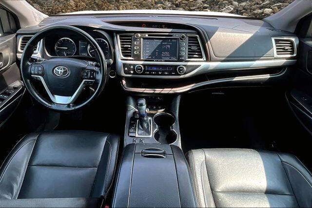 2018 Toyota Highlander SE