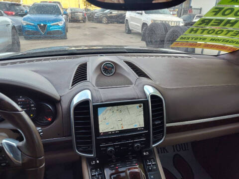 2014 Porsche Cayenne GTS