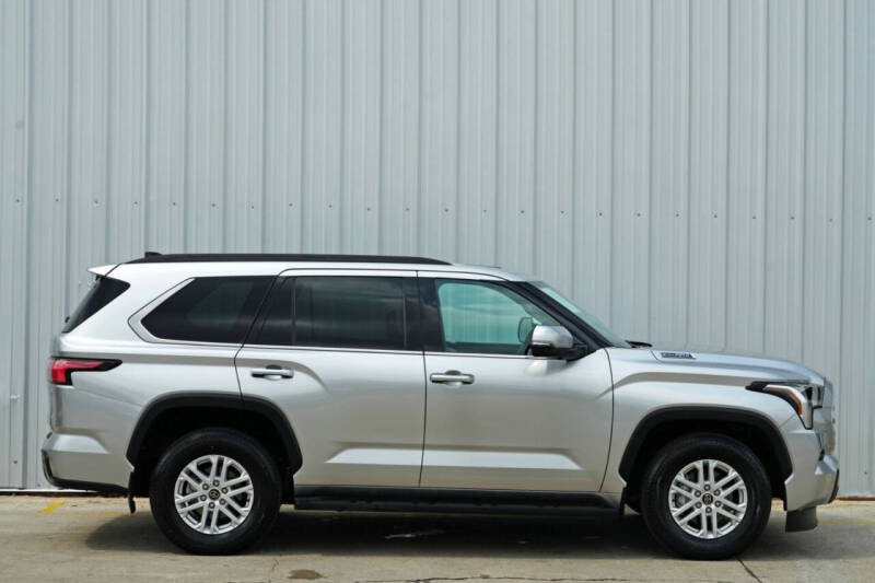 2023 Toyota Sequoia SR5