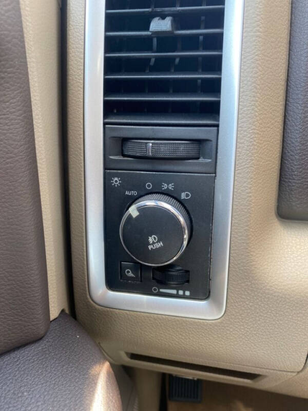 2012 RAM 1500 SLT
