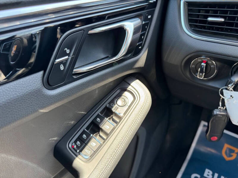 2016 Porsche Macan S
