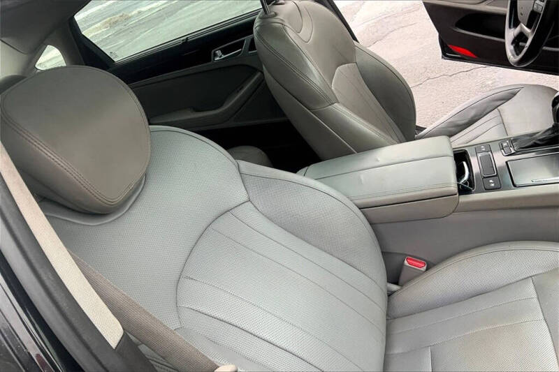 2015 Hyundai Genesis