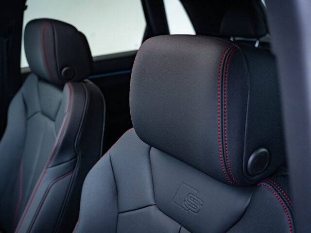 2025 Audi Q3 quattro S line Prem Plus 45 TFSI