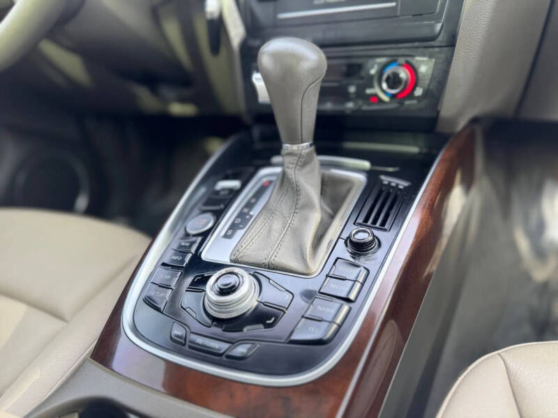 2012 Audi Q5 3.2 quattro Premium Plus