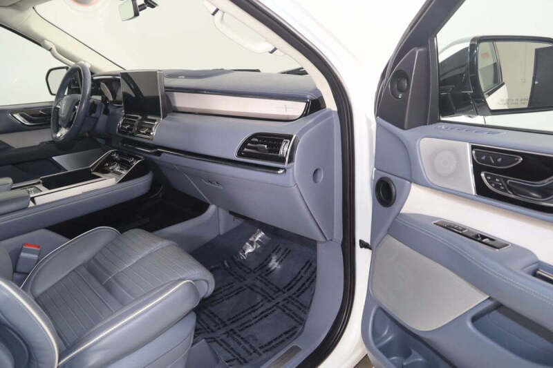2023 Lincoln Navigator Black Label