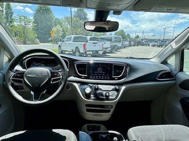 2017 Chrysler Pacifica Touring Plus