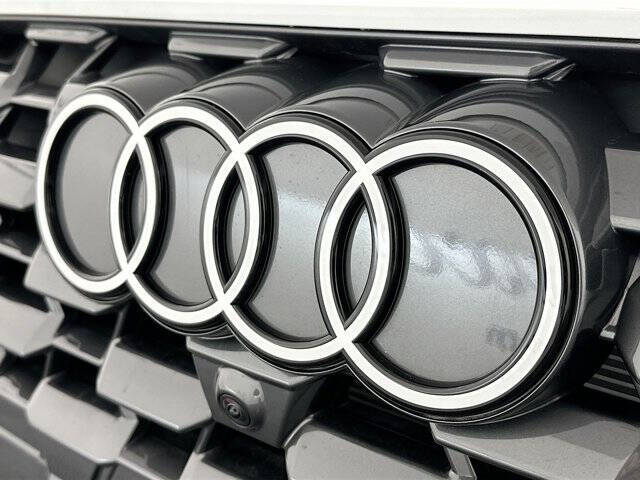 2025 Audi Q5 quattro Premium TFSI