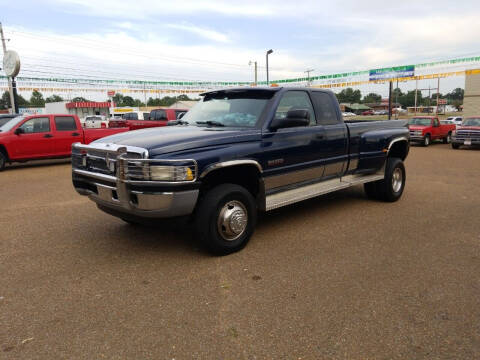 2001 Dodge Ram Pickup 3500 for sale at Frontline Auto Sales in Martin TN