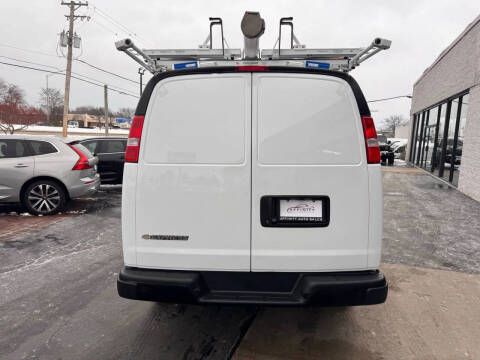 2025 Chevrolet Express 2500