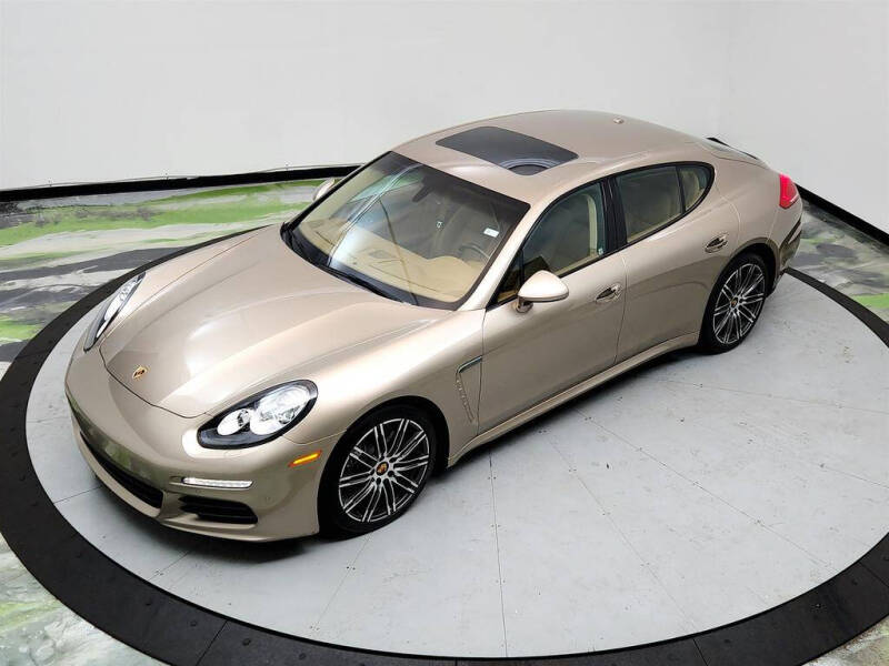 2016 Porsche Panamera