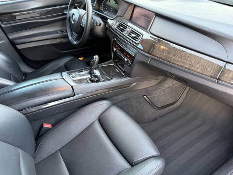 2015 BMW 7 Series 750i