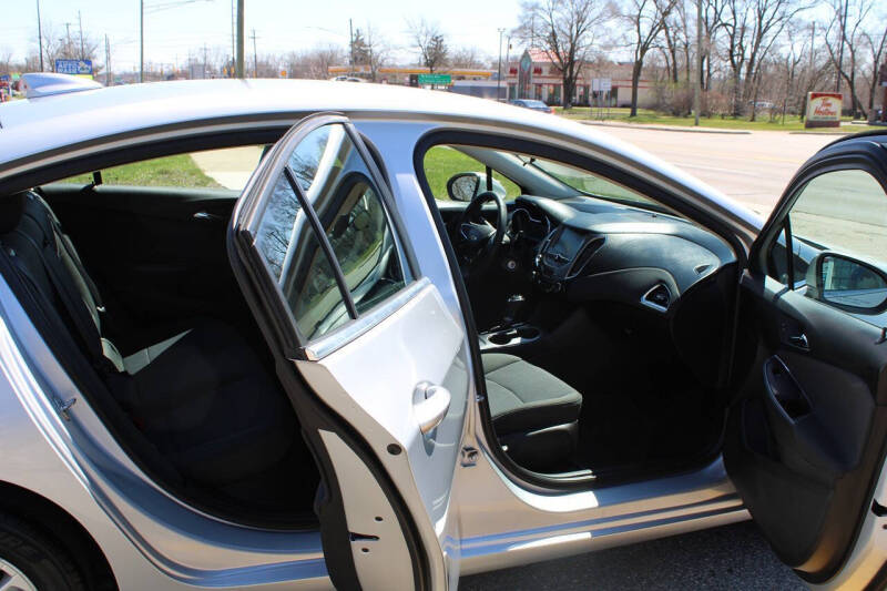 2017 Chevrolet Cruze LT Auto