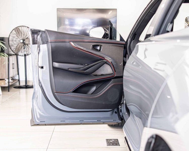 2026 Aston Martin DBX S