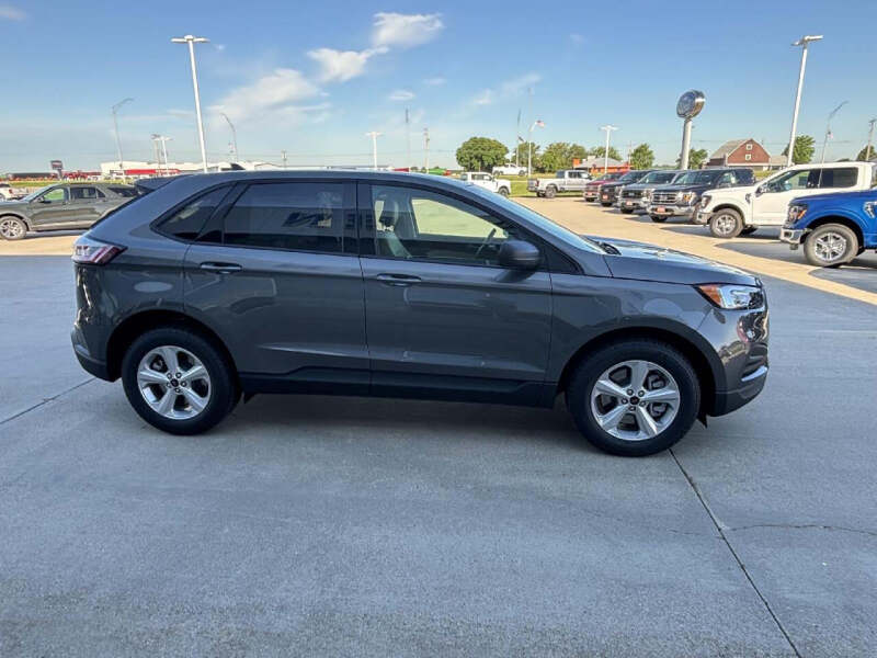 2024 Ford Edge SE