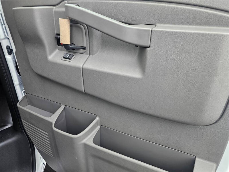 2025 Chevrolet Express 2500