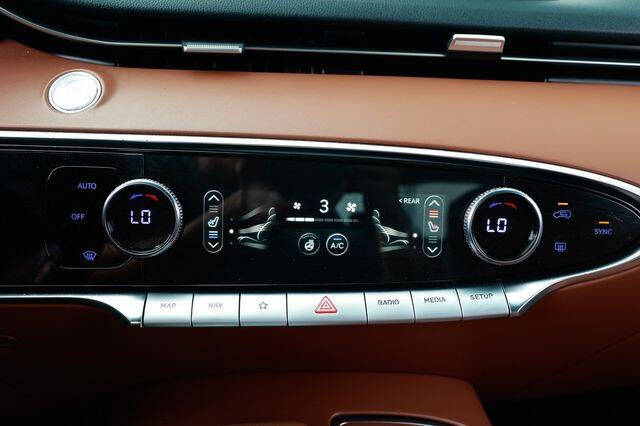 2022 Genesis GV70 2.5T Standard