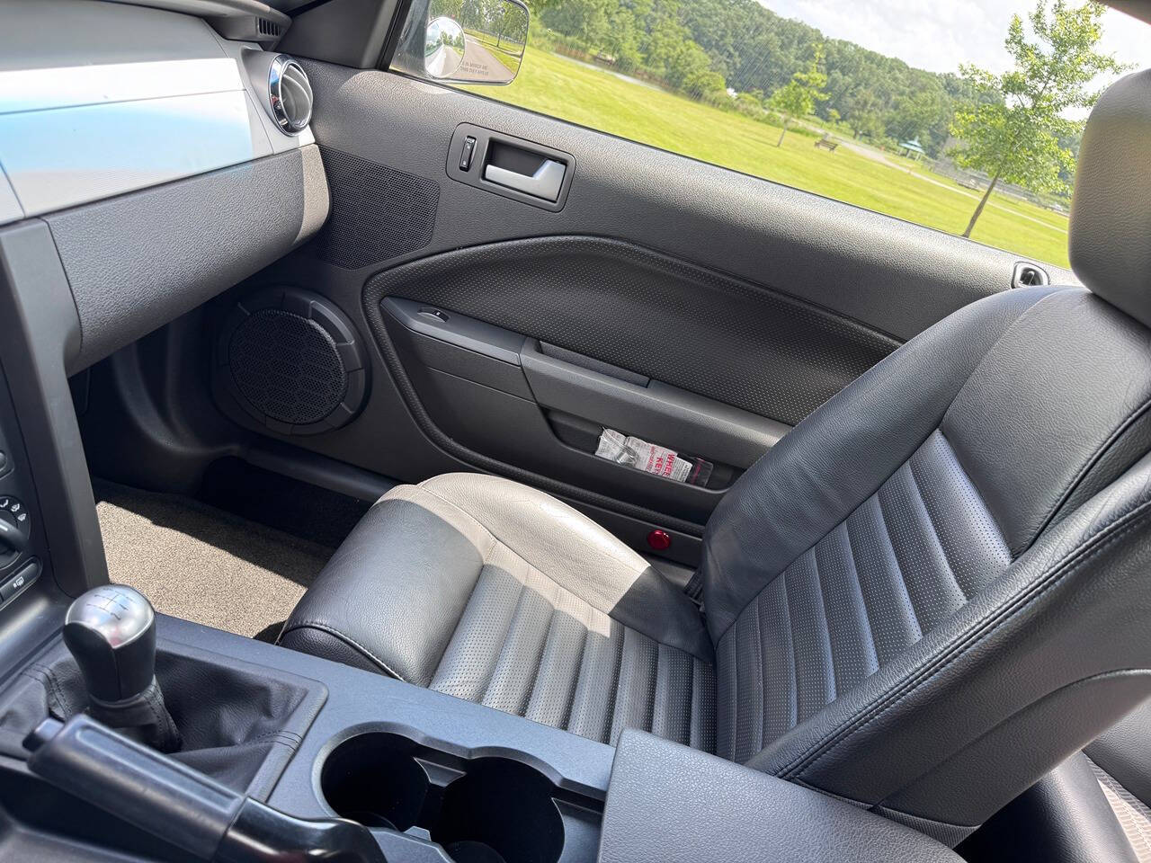 2005 Ford Mustang 9