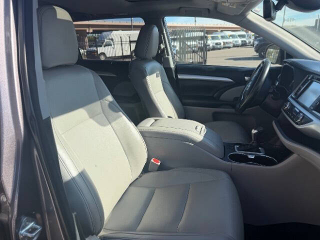 2018 Toyota Highlander SE