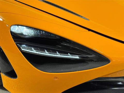 2022 McLaren 720S Performance