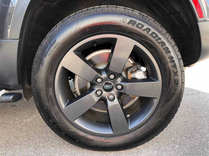 2023 Land Rover Defender 110 SE