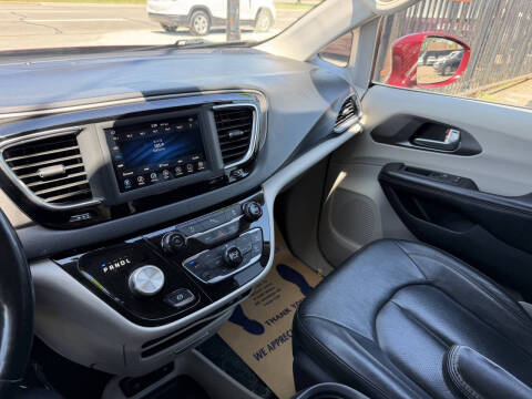 2020 Chrysler Pacifica Touring L