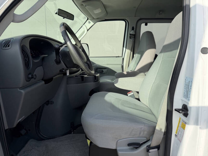 2007 Ford E-Series E-150 XLT