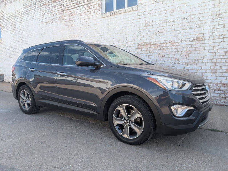 2016 Hyundai Santa Fe SE's photo