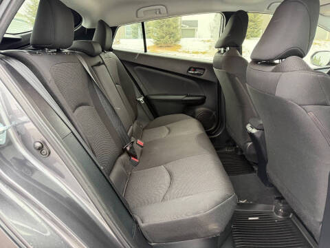 2022 Toyota Prius LE