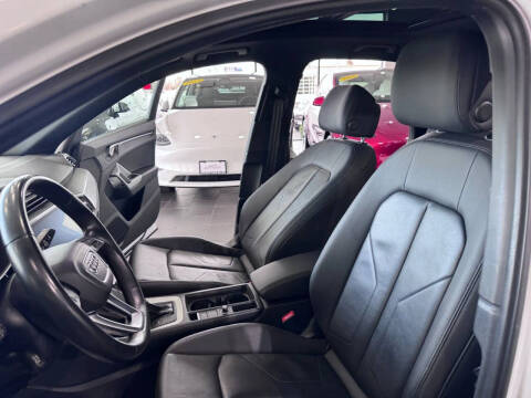 2021 Audi Q3 quattro Premium 40 TFSI