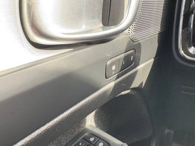 2023 Volvo XC40 B5 Core