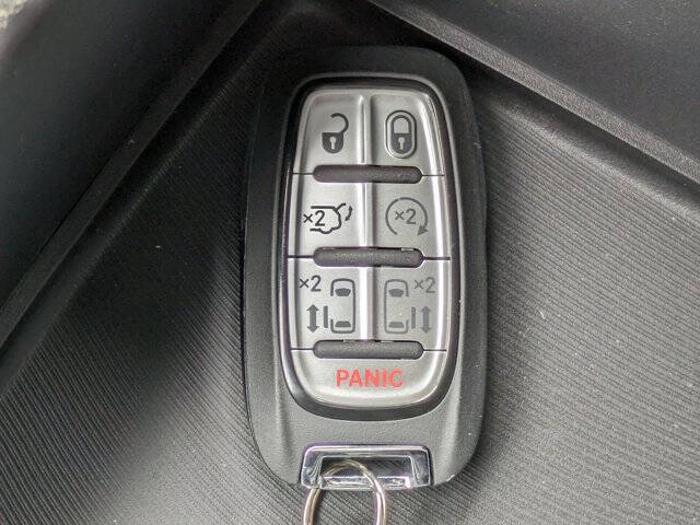 2026 Chrysler Voyager LX