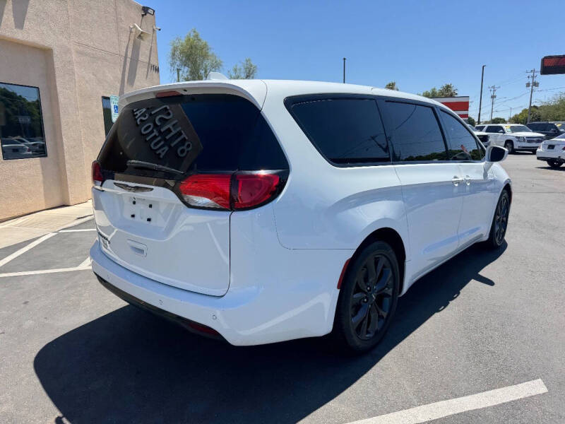 2020 Chrysler Pacifica Touring