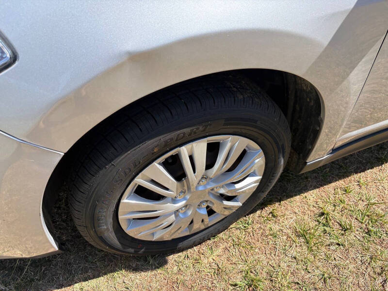 2012 Nissan Versa 1.8 S